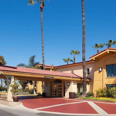 La Quinta Inn By Wyndham Costa Mesa Orange County Exterior photo